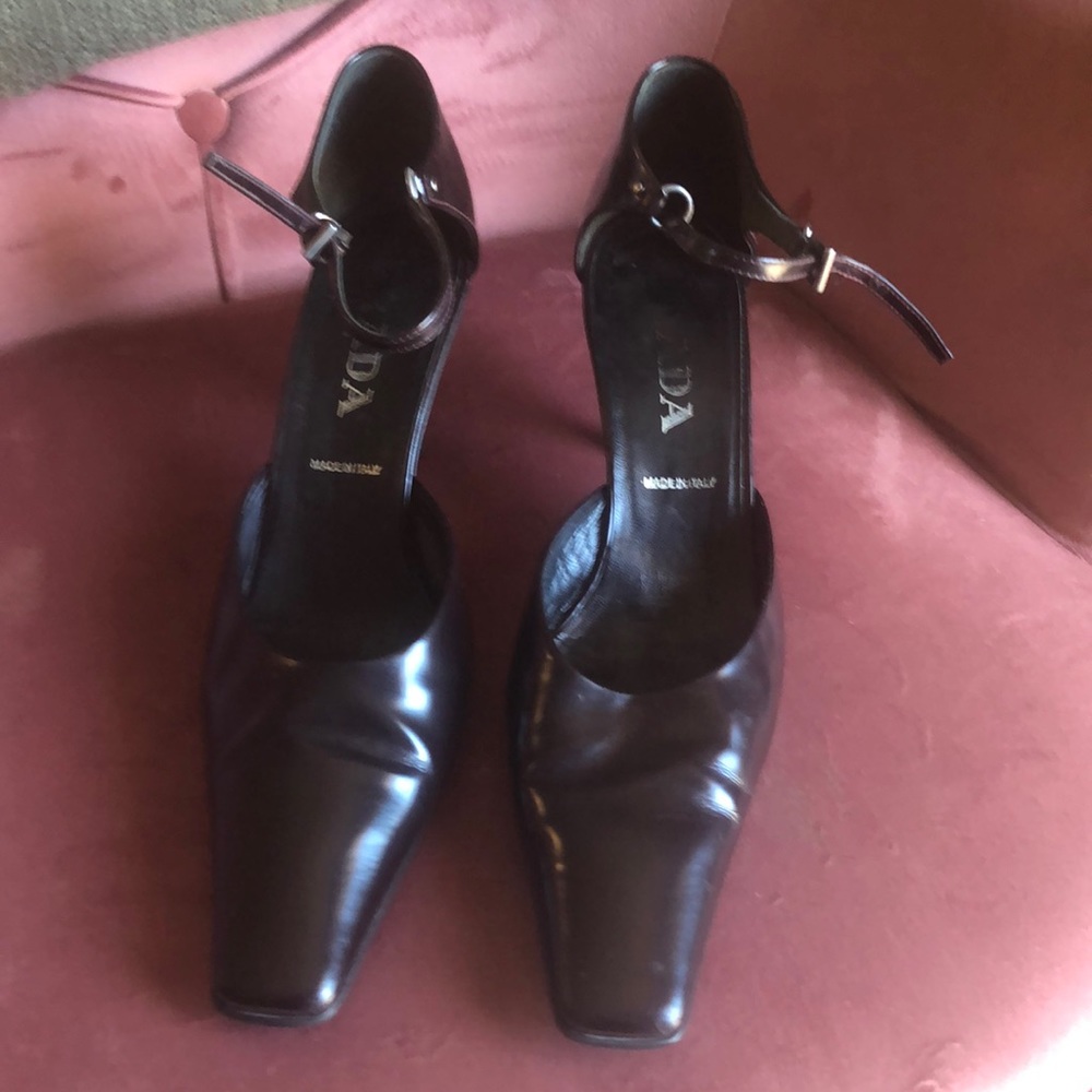 Prada 39 1/2